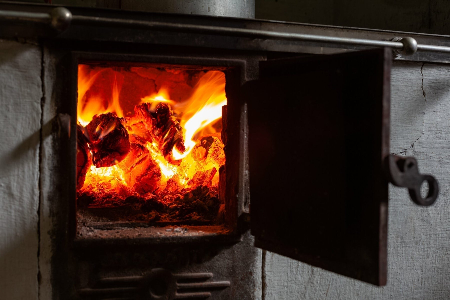 how hot do wood stoves get