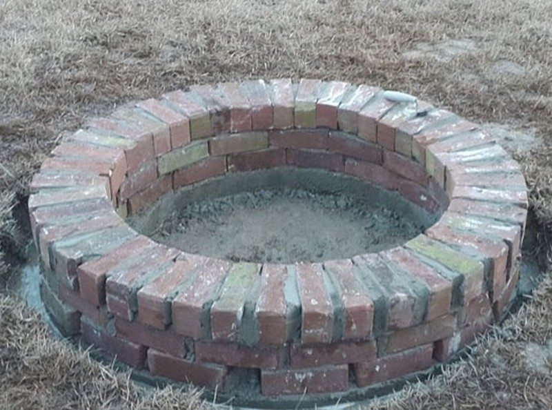 how many bricks for a fire pit