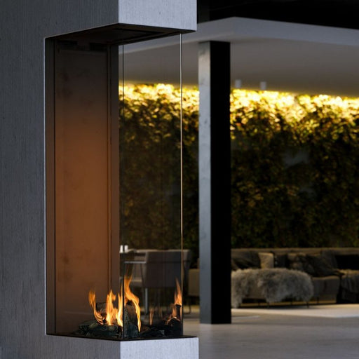 Element4 Sky Large Roomdivider installed at the covered hangout area with Double Burner with True-to-Nature Darker Wood Logs